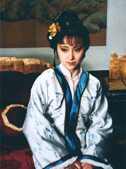 The Hanfu Aesthetics in the Dream of the Red Chamber (1987)-10