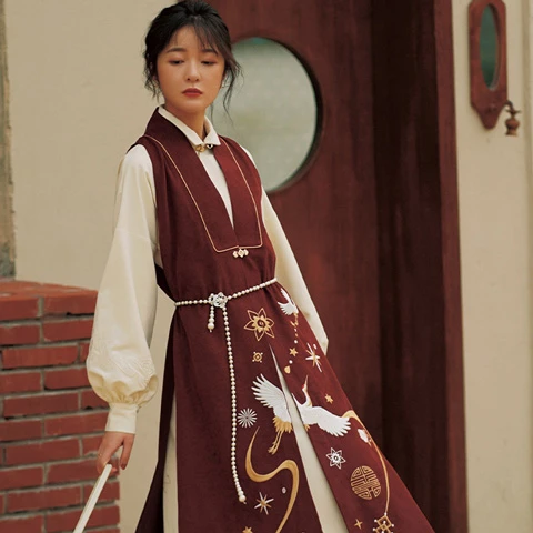 How to Bring Elements of Hanfu into Daily Wear-2