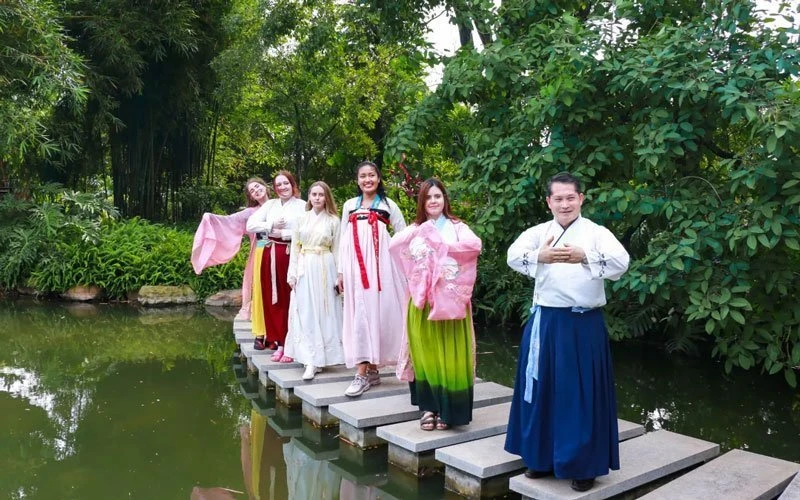 A Record of Overseas Students' Traditional Hanfu Experience-5