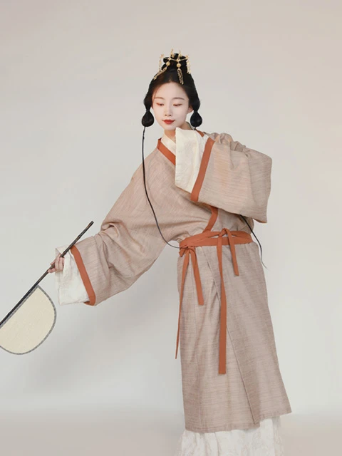 Get the Perfect Winter Hanfu Look with These Mixing and Matching Tips-3