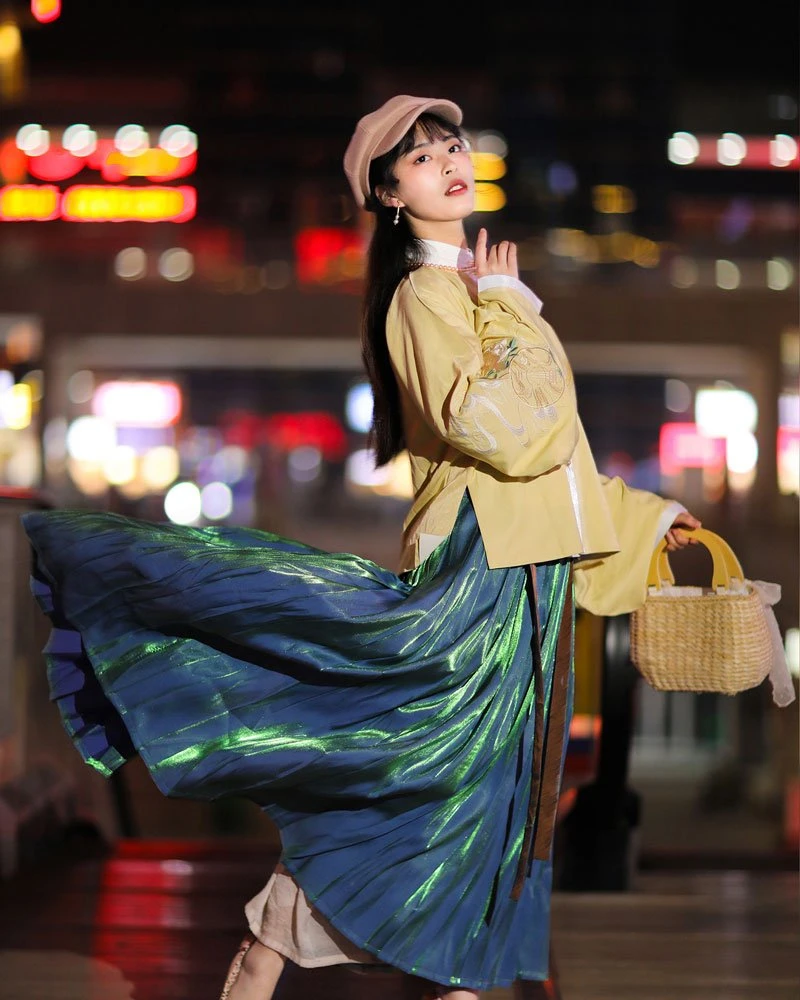 The Application of Annual Popular Color in Hanfu -- Classic Blue-17