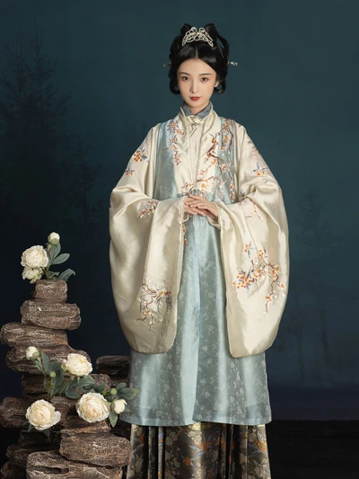 Flowers to Highlight Your Spring Hanfu Attire-3