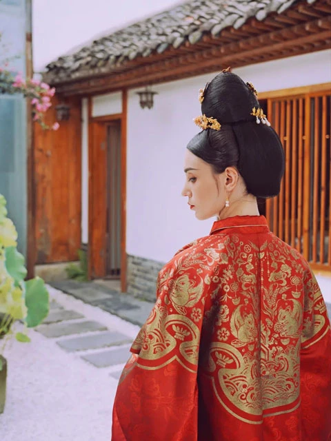 Can Foreigners Wear Hanfu? 3 Non-Chinese Ladies' Experience Tells You the Answer-12