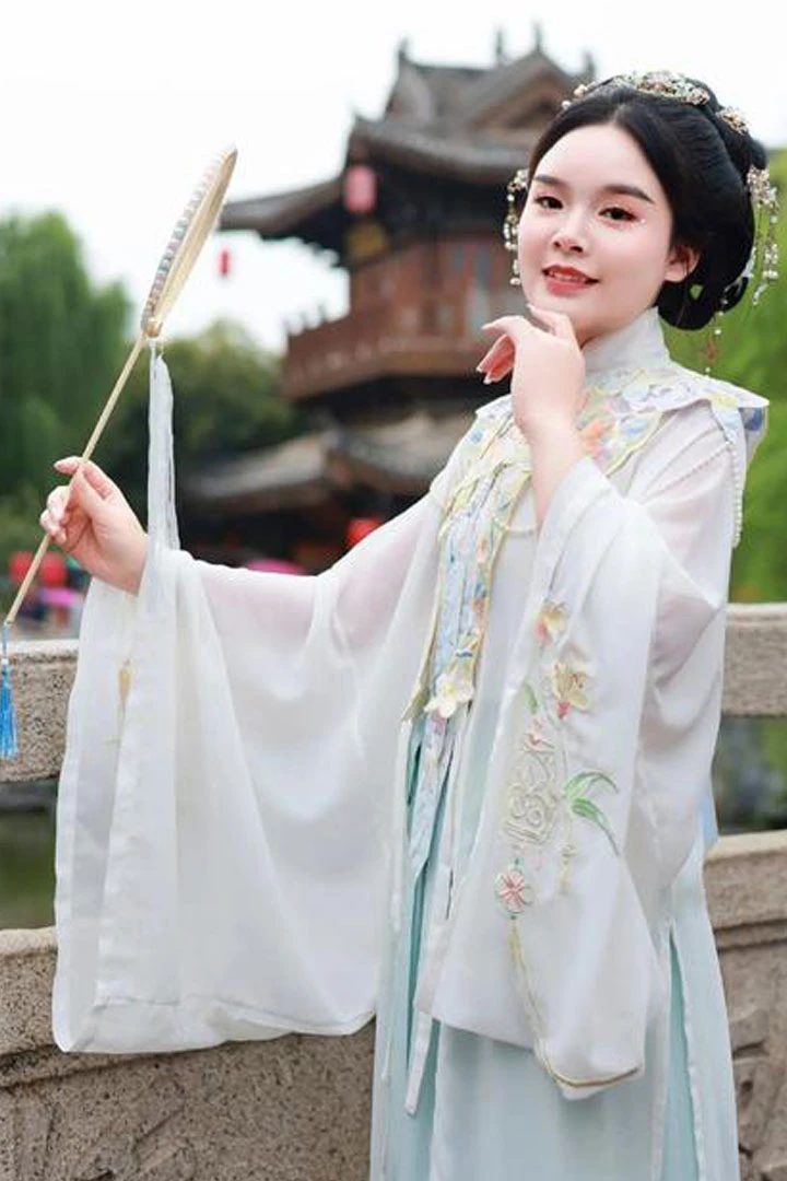 Rediscovering Hanfu: A Cultural Phenomenon in Modern China-1