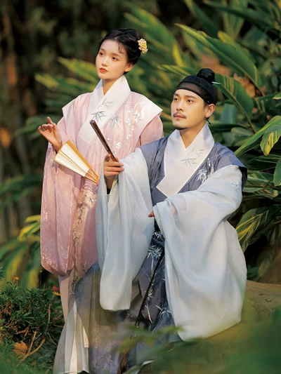 Spring into Romance: Recommended Hanfu Styles for Couples-8