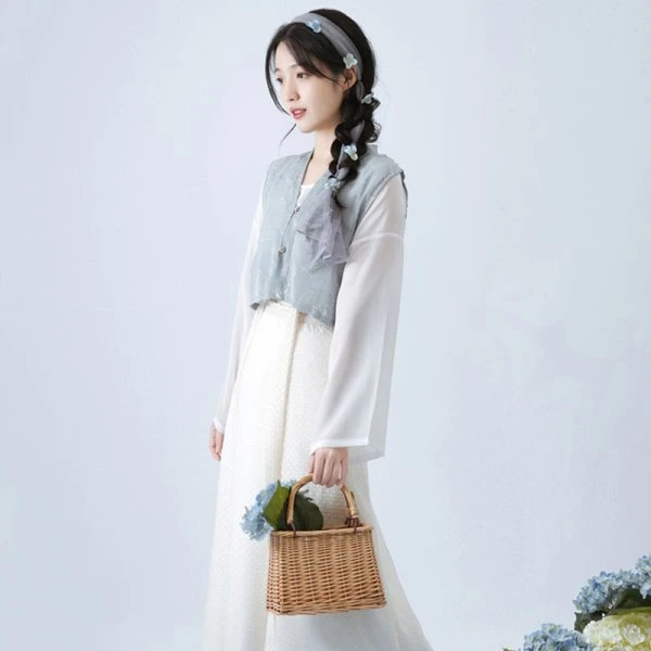 Signs To Wear Modern Hanfu in Your Daily Life-2