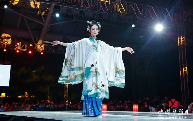 Live photos of Chinese National Costume Day on December 5-23