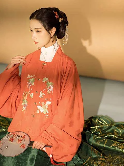 Chinese Fashion - Wear Hanfu with Auspicious Patterns-4