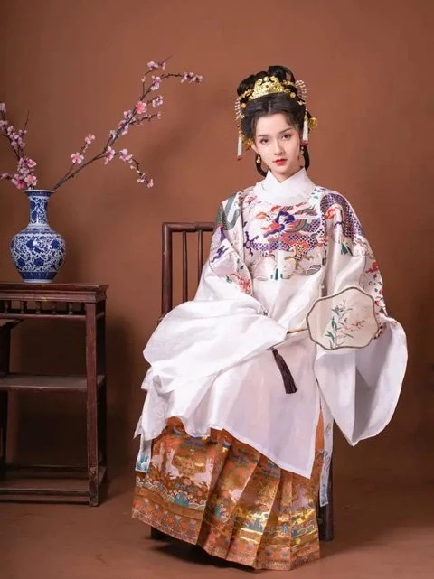 4 Sets of Hanfu Suits for Autumn - Elegant & Gorgeous-15