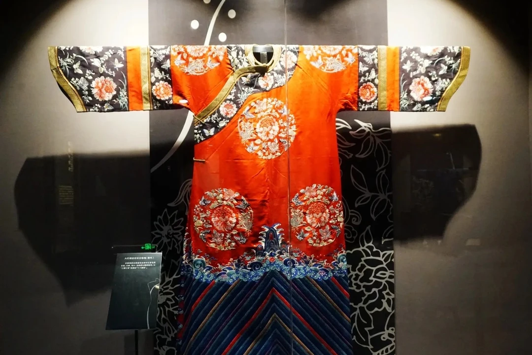 Chinese Cheongsam Museum: A Journey through Time and Culture-1