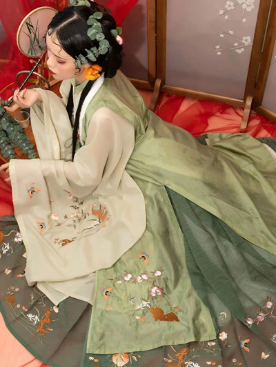 Flowers to Highlight Your Spring Hanfu Attire-20