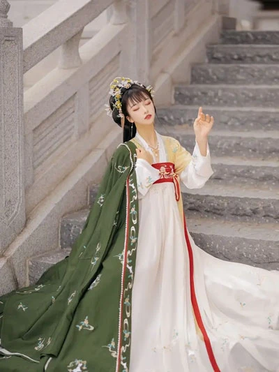 Flowers to Highlight Your Spring Hanfu Attire-32