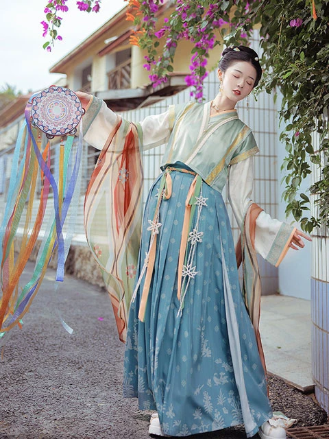 8 Different Styles of Tang Style Hanfu for Girls-14