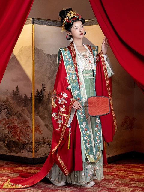 Unveiling the Rich History of Chinese Wedding Attire-9