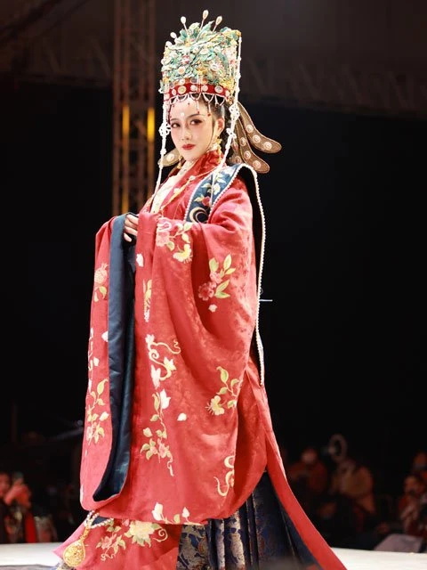 4 Sets of Gorgeous Hanfu Women Suits for 2021-14