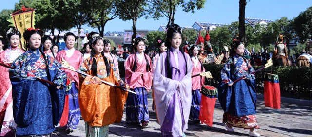 All You Want to Know About Hanfu & Tongpao Is Here