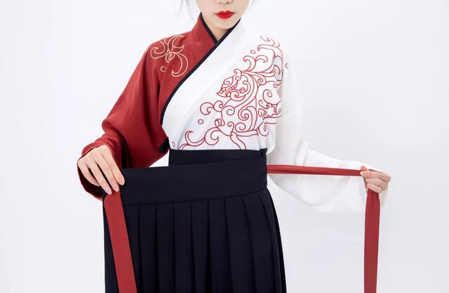 Dressing Course – How To Wear A Cross Collar Hanfu Dress Quickly-10