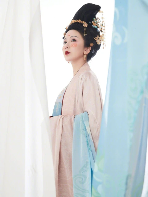 Modern Hanfu Promotion: Discussion on Challenges and Controversies-2