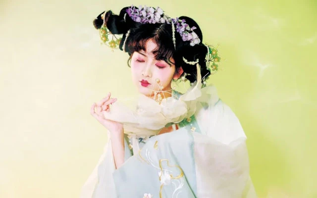 [Interview] How to Become a Hanfu Model