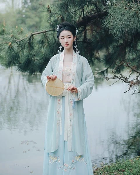 Top 5 Popular Traditional Chinese Women's Clothing-9