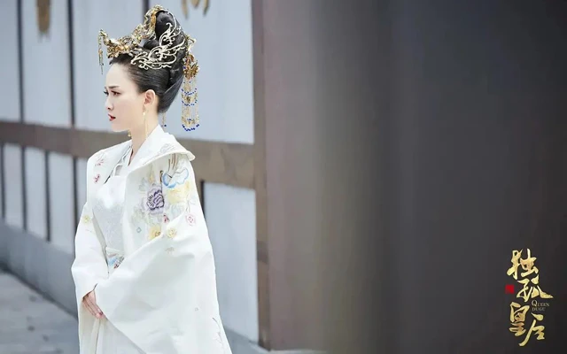 Unveiling the Rich History of Chinese Wedding Attire-5