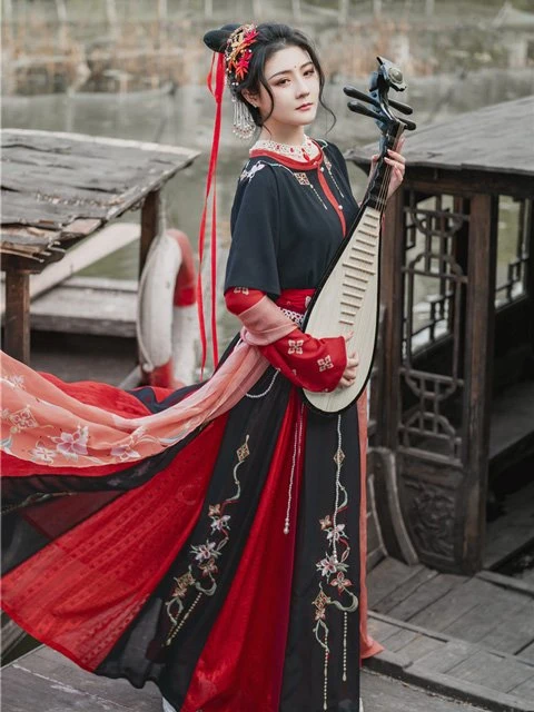 The Classic Color Scheme in Chinese Costume - Red & Black-7