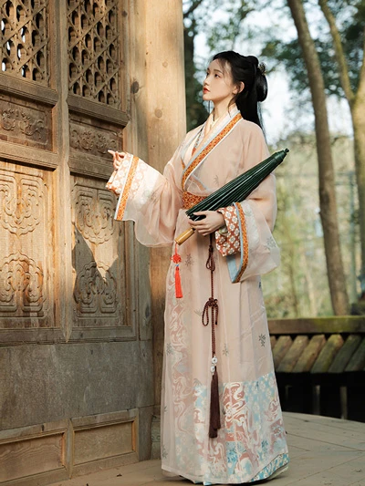 5 Best Accessories to Match with Quju Hanfu-10