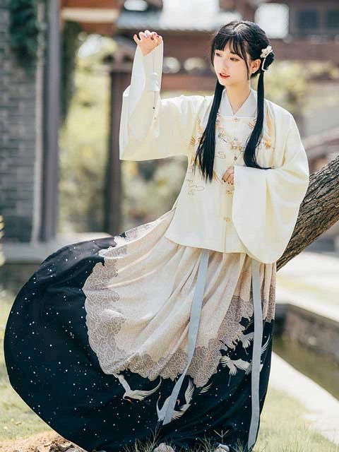 Chinese Fashion - Wear Hanfu with Auspicious Patterns-17