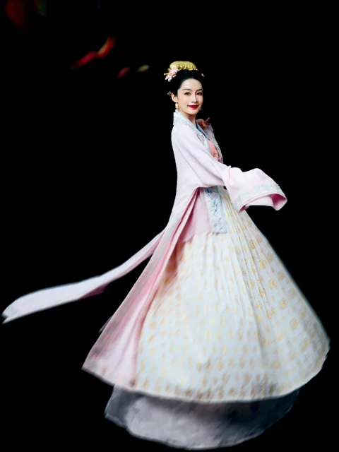 2024 Spring Festival Gala Highlight: Nian Jin - Traditional Hanfu and Ornate Designs-14