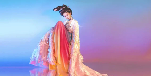 Hanfu in 2077? Post-95 Girl Made Cyberpunk Style Chinese Clothes-11