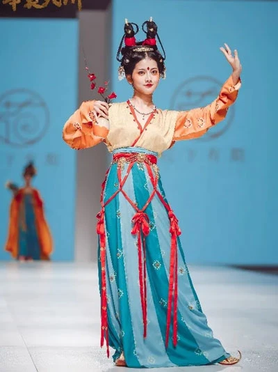 [Interview] How to Become a Hanfu Model-2