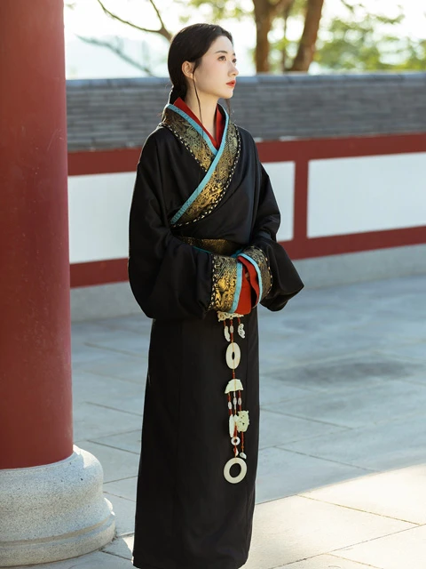 Unveiling the Traditional Hanfu Warring States Robe-11