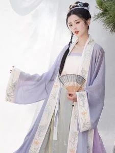 12 Beautiful Cool-toned Chinese Dresses to Chill the Summer!-9