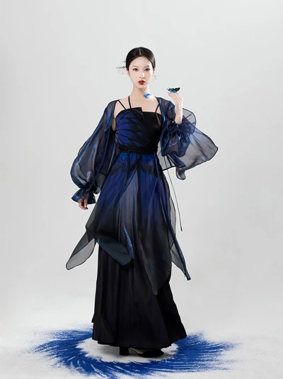 Hanfu Fashionization and Unique Tailoring System: Traditional Craftsmanship Meets Modernist-15