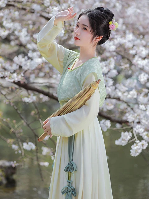 8 Different Styles of Tang Style Hanfu for Girls-22