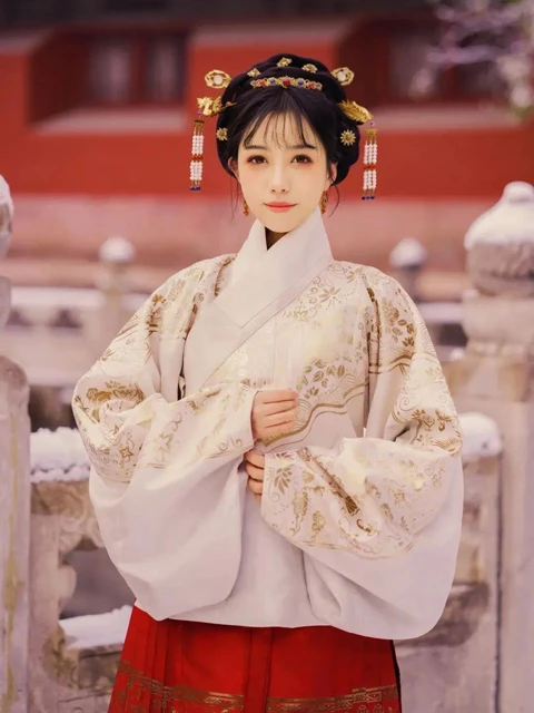 Beyond Tradition: The Hanfu Revival and its Influence on Daily Life-18