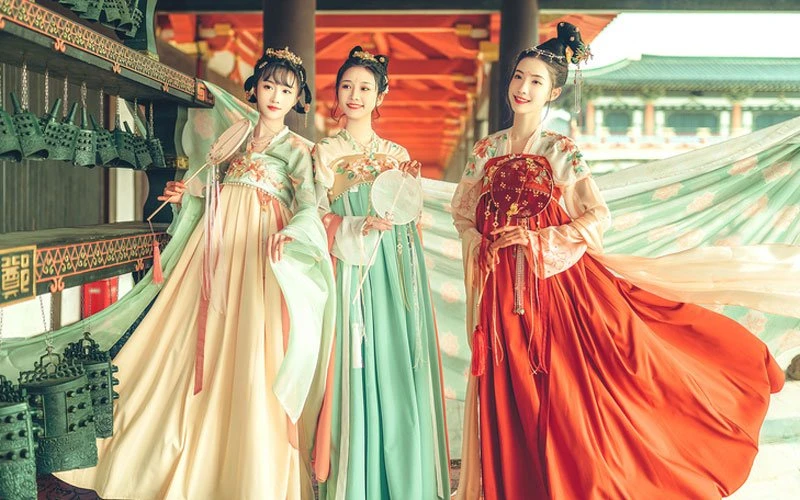 How to Wear Hanfu (2) - Tang Dynasty Qixiong Ruqun-14