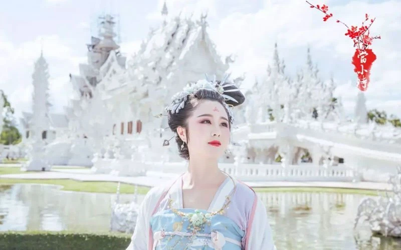 Do You Want Wear Hanfu Travel Around the World?