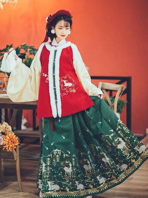 4 Sets Hanfu for Christmas That'll Make You Special-6