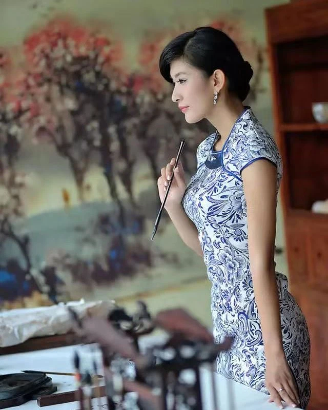 The 5 Most Popular Styles of Oriental Dress & Clothing - Asian Robe-4