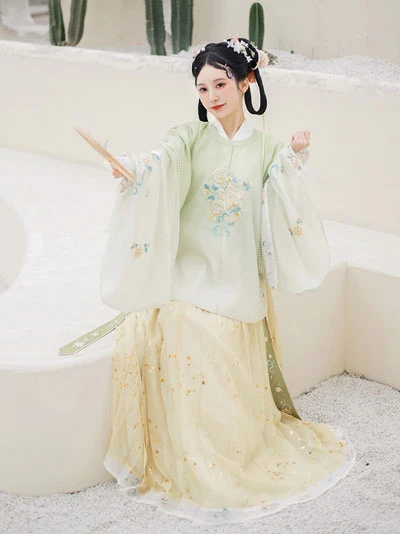 Flowers to Highlight Your Spring Hanfu Attire-25