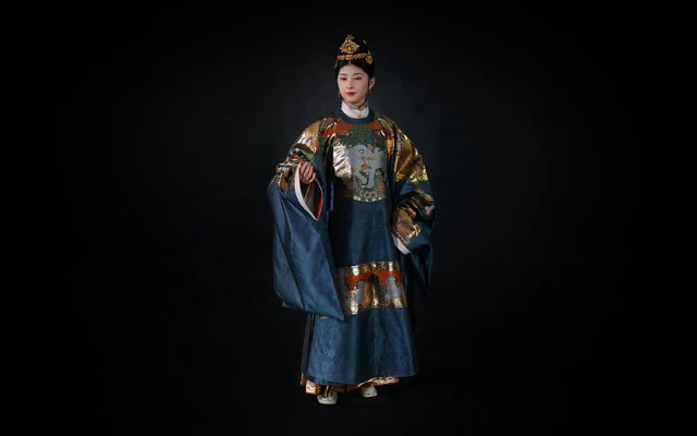 The Great Hanfu Craftsman Zhong Yi - Founder of Ming Hua Tang-12