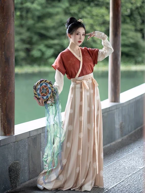 7 Types of Hanfu Skirts That You Should Know-3