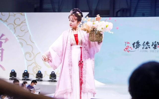 First Luochang Chinese Hanfu Show in ChinaJoy-5