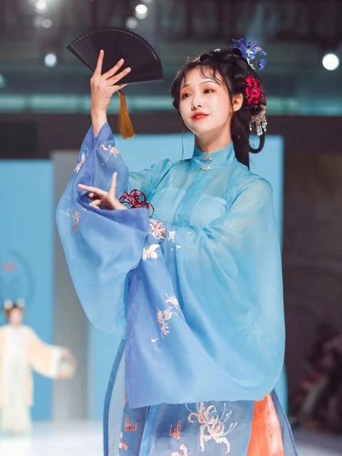 12 Latest Fashion Chinese Clothing Hanfu Styles in Runway-5