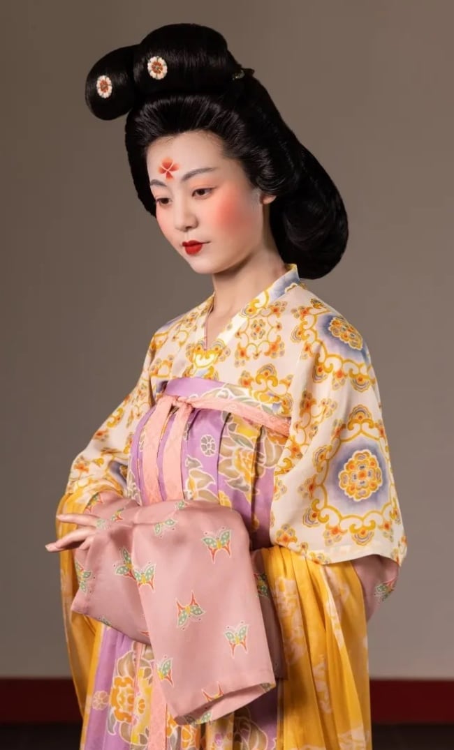 The Gorgeous Beauty Of Mid Tang Dynasty Dress-6