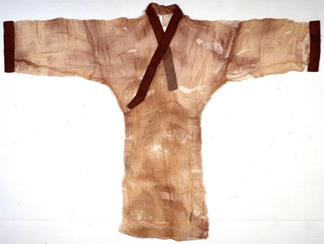 Reacquaintance the Plain Gauze Robe: Simplicity and Elegance of Han Dynasty