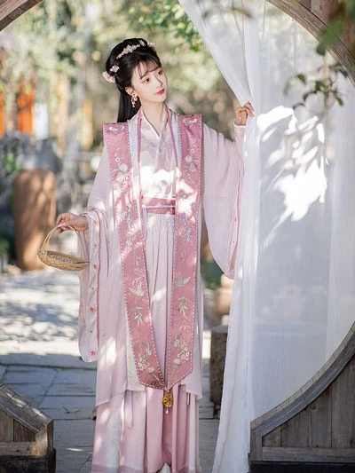 Flowers to Highlight Your Spring Hanfu Attire-9