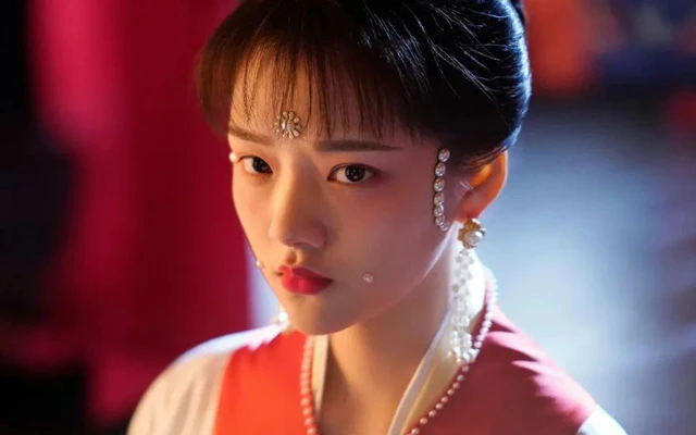 Exploring the Historical Context and Makeup Trends of Huadian in Cdramas-18