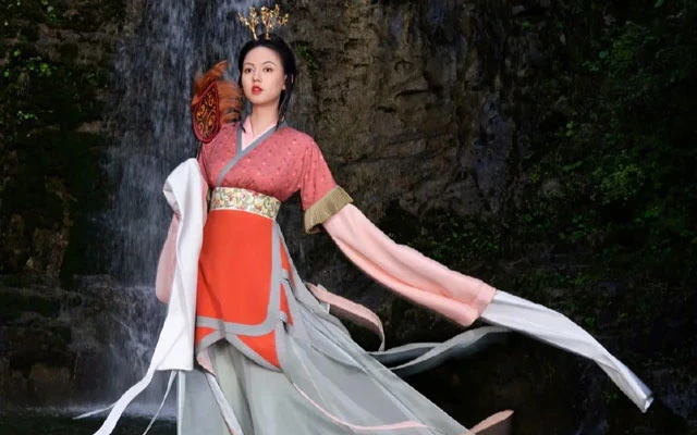 Stunning! How Fashion Magazine Revives Ancient Chinese Costume-17